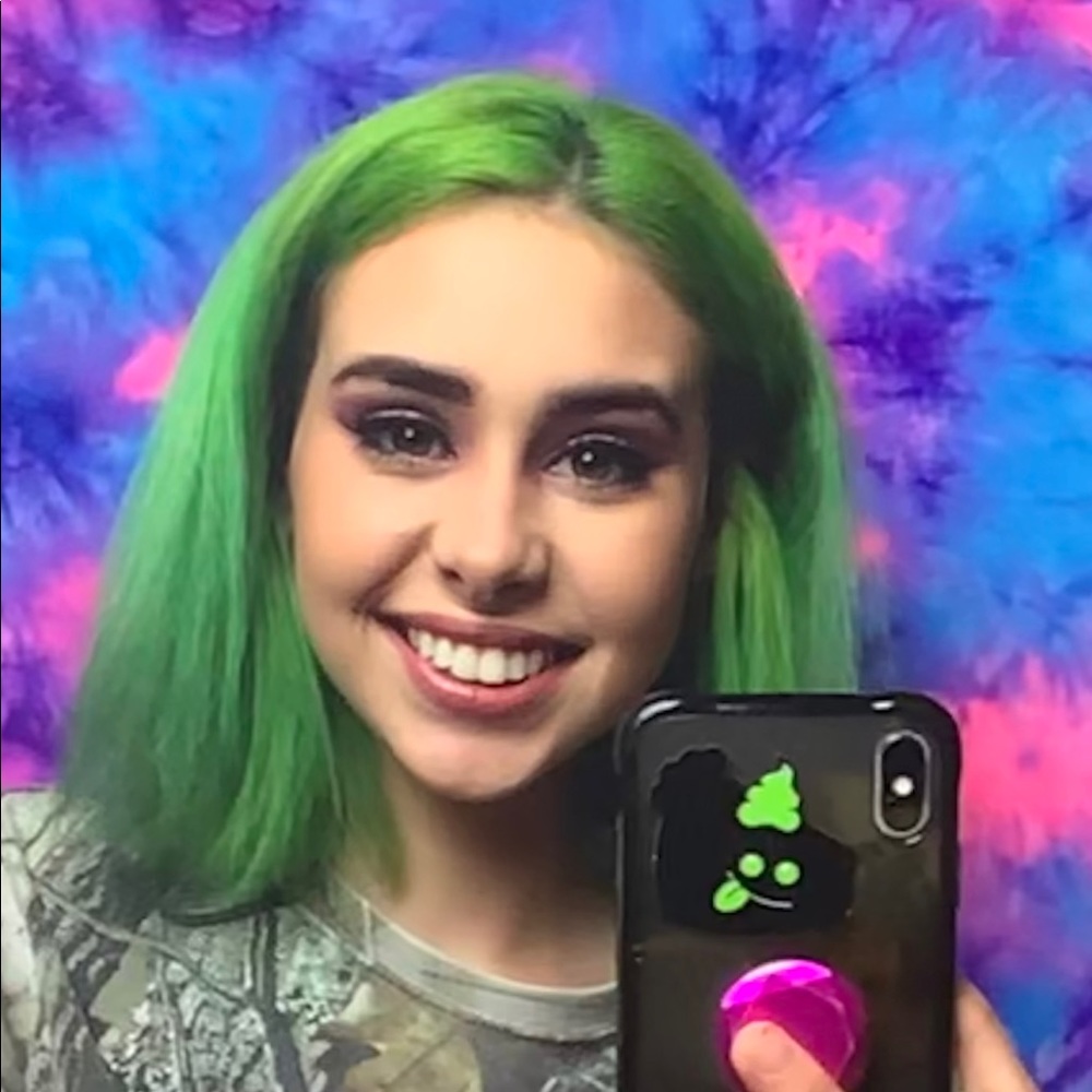 Meet your Posher, Lexi